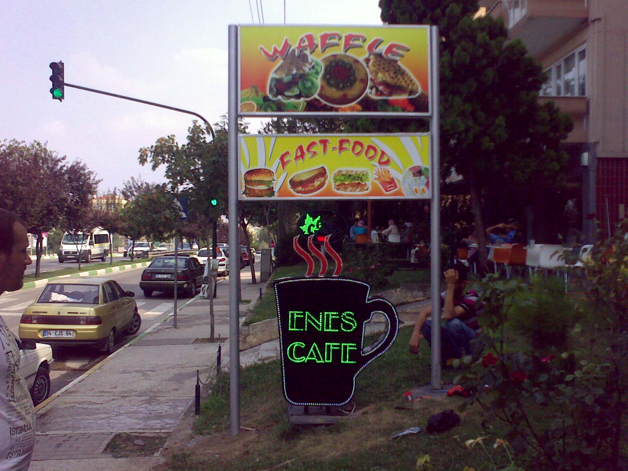 ENES CAFE 4.jpg